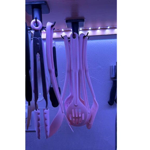 7 Piece Nylon Set Spatulas Turner Spoons and Tongs Soft Pink Cooking Tools - Picture 3 of 10